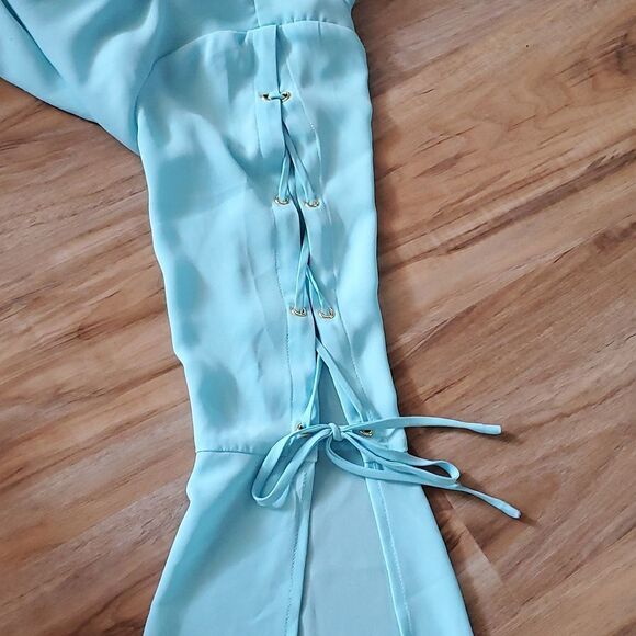 🦋Kaari Blue Turquoise Vneck Laced Bell Sleeve Top XSmall - Picture 4 of 6